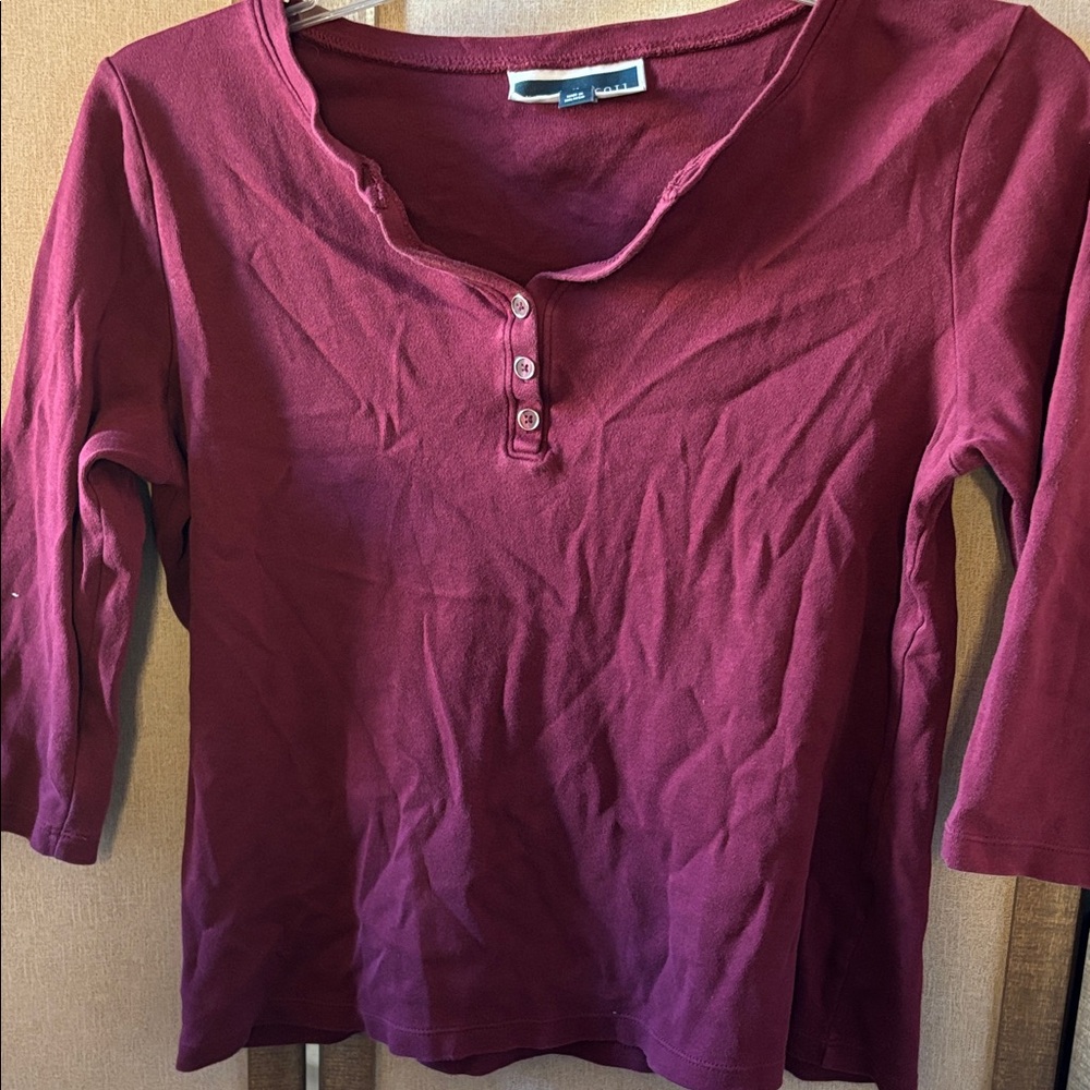 FINAL MARKDOWN Scott Women's Burgundy Henley Top petite large